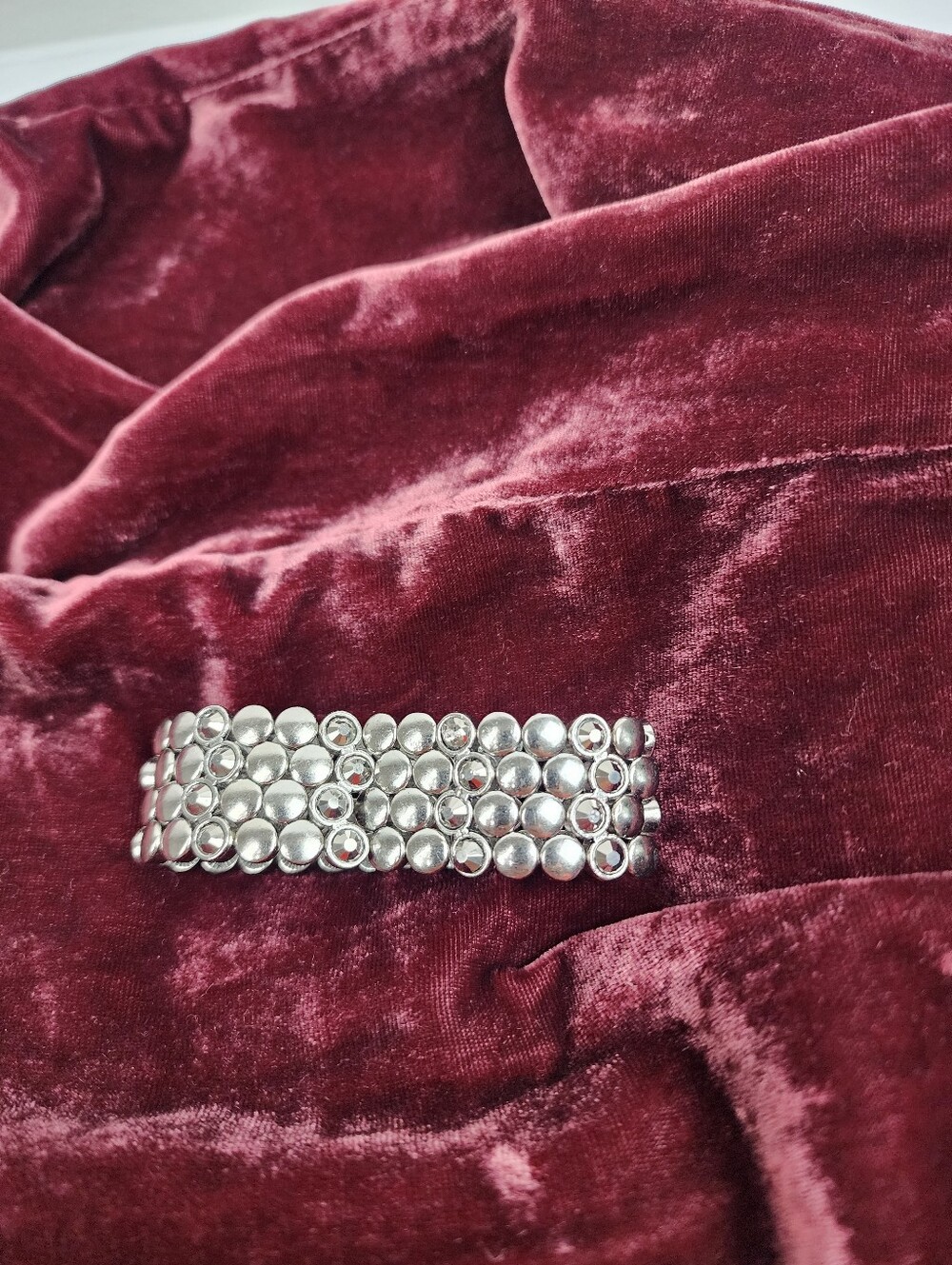 Silver Tone Rhinestones Stretch Bracelet - Women Jewelry - Picture 9 of 10